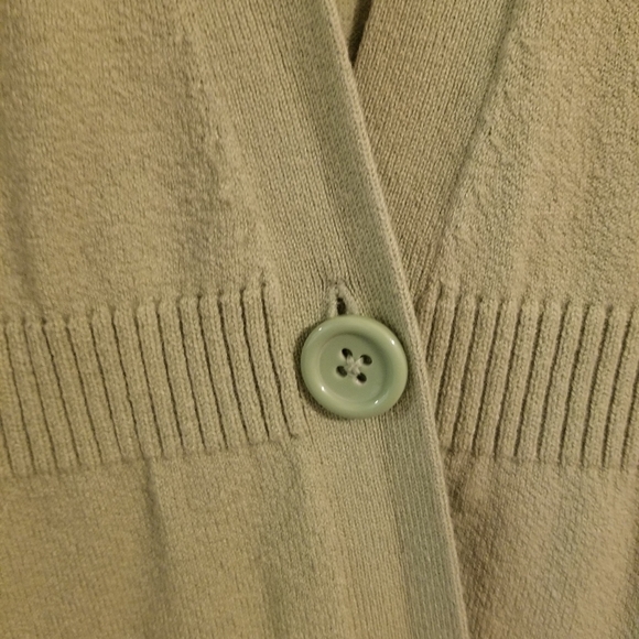 Dressbarn Cardigan w/ Discounted Shipping - Picture 2 of 4